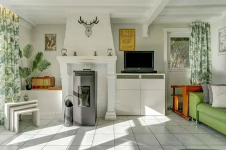 The Little White House, Maison de vacances confortable à Westouter avec un jardin - Photo 9