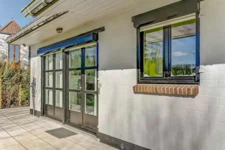 The Little White House, Maison de vacances confortable à Westouter avec un jardin - Photo 17