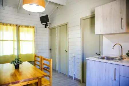 La Llosa Ponent, Joli bungalow avec terrasse couverte, à 1 km de la plage - Photo 6