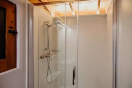 La Llosa 3 LLEBEIG, Joli bungalow en bois avec terrasse, à 1 km de la plage - Photo 8