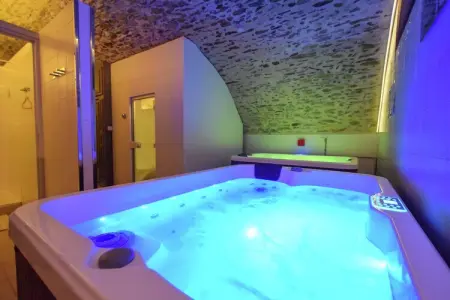 Pavillon de la Source, Maison individuelle avec une vue imprenable et une piscine privée chauffée. - Photo 32