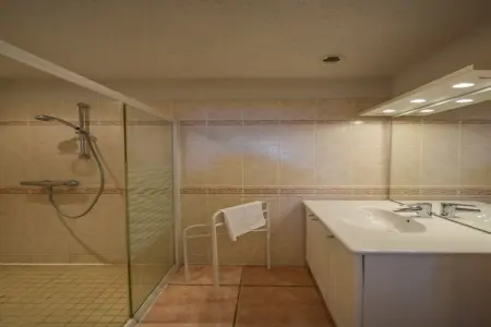 Maison Failte, Maison individuelle avec une vue imprenable et une piscine privée chauffée. - Photo 19