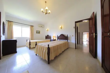 Villa Manuela, Villa traditionnelle portugaise de style rustique avec piscine privée - Photo 14