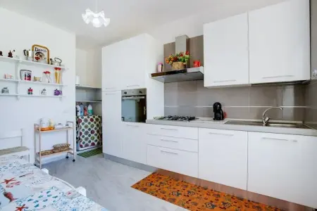 PALMA'S VILLA, Maison de Vacances en Bord de Mer à Siniscula avec Jardin Privé - Photo 3