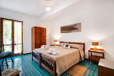 PALMA'S VILLA, Maison de Vacances en Bord de Mer à Siniscula avec Jardin Privé - Photo 4