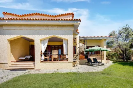 PALMA'S VILLA, Maison de Vacances en Bord de Mer à Siniscula avec Jardin Privé - Photo 5