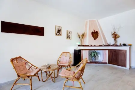 PALMA'S VILLA, Maison de Vacances en Bord de Mer à Siniscula avec Jardin Privé - Photo 7