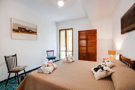 PALMA'S VILLA, Maison de Vacances en Bord de Mer à Siniscula avec Jardin Privé - Photo 17