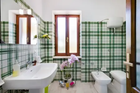 PALMA'S VILLA, Maison de Vacances en Bord de Mer à Siniscula avec Jardin Privé - Photo 22