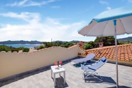 PALMA'S VILLA, Maison de Vacances en Bord de Mer à Siniscula avec Jardin Privé - Photo 32