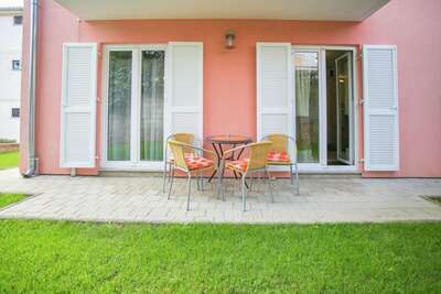 Apartment Kardumovic II Brown with Garden View, Gite 3 personnes à Kukci HR-52440-143