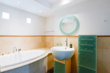 Havre de Paix, Somptueuse Villa avec piscine, jacuzzi et magnifique jardin à Wavre - Photo 26