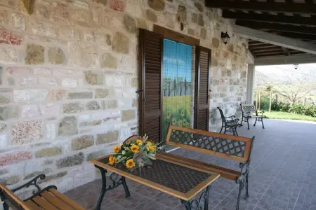 Raggio Un Posto al Sole, Maison de vacances pittoresque à Cagli avec terrasse couverte et barbecue - Photo 19