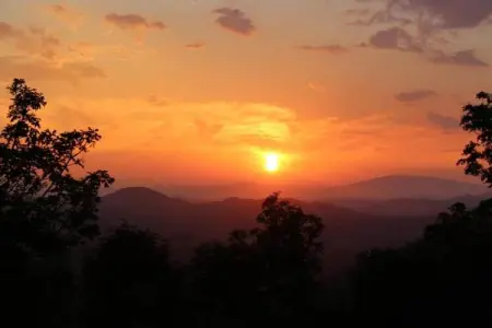 Raggio Un Posto al Sole, Maison de vacances pittoresque à Cagli avec terrasse couverte et barbecue - Photo 36