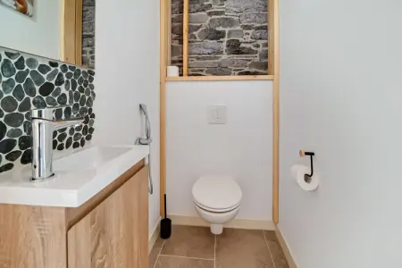 Chalet des Sapins, Magnifique chalet tout confort avec sauna et bain nordique à Hotton - Photo 33