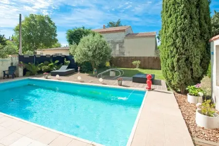 le Champlain, Jolie maison de vacances à Orange avec piscine privée - Photo 8