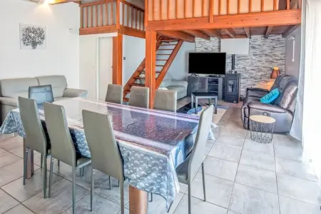 le Champlain, Jolie maison de vacances à Orange avec piscine privée - Photo 10