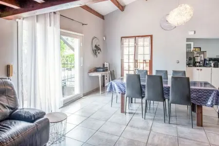 le Champlain, Jolie maison de vacances à Orange avec piscine privée - Photo 12