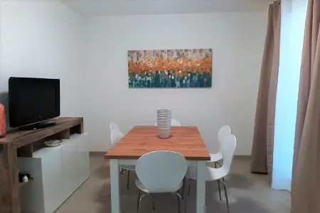 La casa di Isotta, Élégante maison de vacances à Locogrande avec jardin - Photo 4