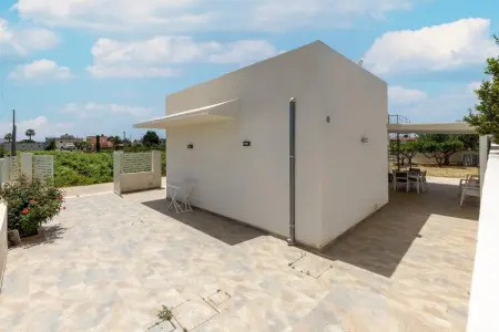 La casa di Isotta, Élégante maison de vacances à Locogrande avec jardin - Photo 23