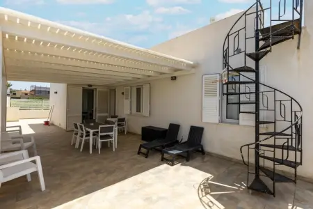 La casa di Isotta, Élégante maison de vacances à Locogrande avec jardin - Photo 24