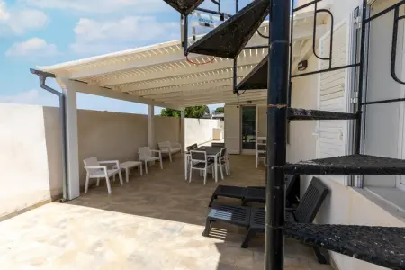 La casa di Isotta, Élégante maison de vacances à Locogrande avec jardin - Photo 25