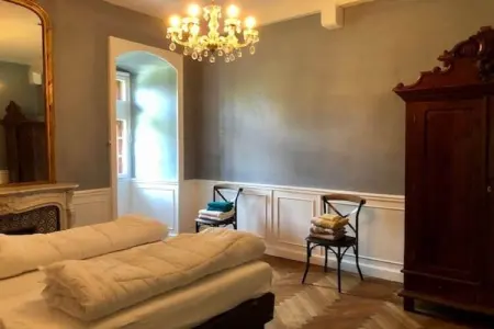 Mercure, Ancien château à Serrières-en-Chautagne avec terrasse - Photo 5