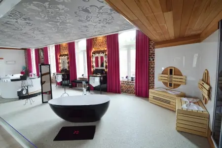 Le baiser d'Angeli, Loft de Luxe avec jacuzzi, sauna infrarouge et ambiance extraordinaire! - Photo 2