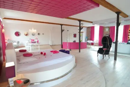 Le baiser d'Angeli, Loft de Luxe avec jacuzzi, sauna infrarouge et ambiance extraordinaire! - Photo 6