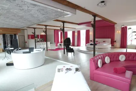 Le baiser d'Angeli, Loft de Luxe avec jacuzzi, sauna infrarouge et ambiance extraordinaire! - Photo 9