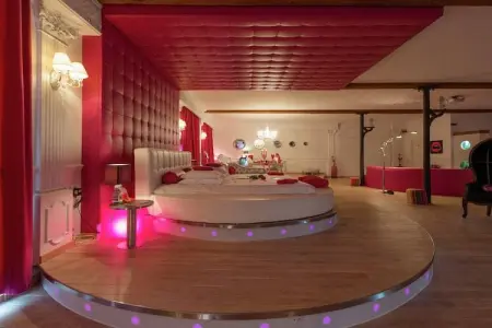 Le baiser d'Angeli, Loft de Luxe avec jacuzzi, sauna infrarouge et ambiance extraordinaire! - Photo 16