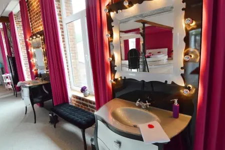 Le baiser d'Angeli, Loft de Luxe avec jacuzzi, sauna infrarouge et ambiance extraordinaire! - Photo 24