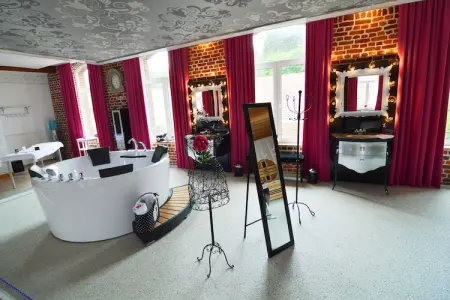 Le baiser d'Angeli, Loft de Luxe avec jacuzzi, sauna infrarouge et ambiance extraordinaire! - Photo 25