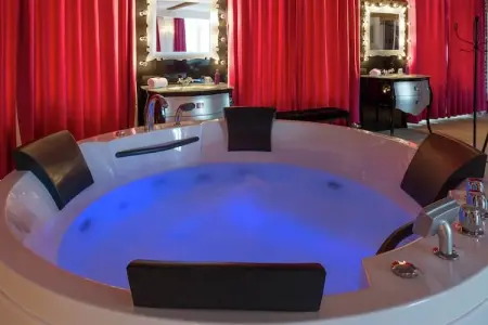 Le baiser d'Angeli, Loft de Luxe avec jacuzzi, sauna infrarouge et ambiance extraordinaire! - Photo 29