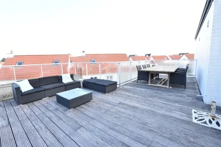 SeaLoft, Appartement lumineux avec terrasse de toit sur un parc de petite taille proche de la plage - Photo 4