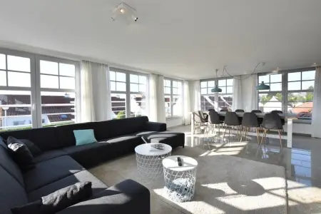 SeaLoft, Appartement lumineux avec terrasse de toit sur un parc de petite taille proche de la plage - Photo 8