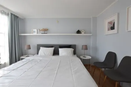 SeaLoft, Appartement lumineux avec terrasse de toit sur un parc de petite taille proche de la plage - Photo 15