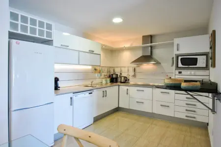 Stella Maris, Parterre de fleurs de bon goût moderne avec piscine privée à 100 mètres de la plage située - Photo 3