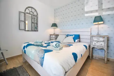 Stella Maris, Parterre de fleurs de bon goût moderne avec piscine privée à 100 mètres de la plage située - Photo 9