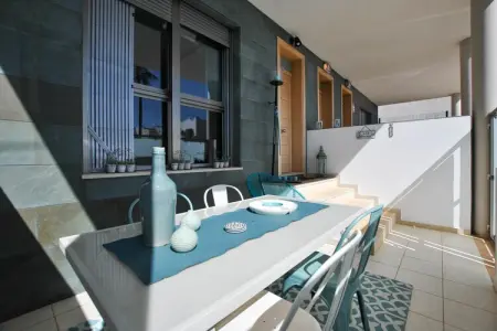 Stella Maris, Parterre de fleurs de bon goût moderne avec piscine privée à 100 mètres de la plage située - Photo 16