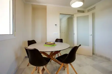 Lovely Apartment with swimming pool, Appartement 4 personnes à Roquetas de Mar - Photo 3