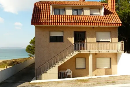 Playa Montalvo - Planta 1, Grand appartement à Sanxenxo avec accès direct à la plage - Photo 5