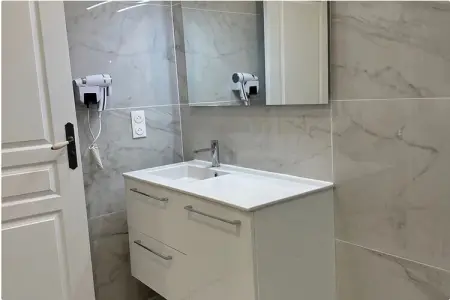 Nice Centre ville, Bel app. climatisé avec la plage, le casino et les magasins à proximité - Photo 24