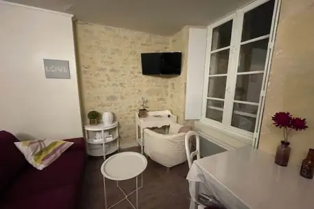 Le Parvis de la Cathédrale II, Appartement entièrement rénové en 2014. Situé en face de la cathédrale de Bayeux. - Photo 1