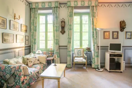 Au château près du Ventoux I, Studio au Château avec piscin eavec des spas et vue sur le mont Ventoux. - Photo 2