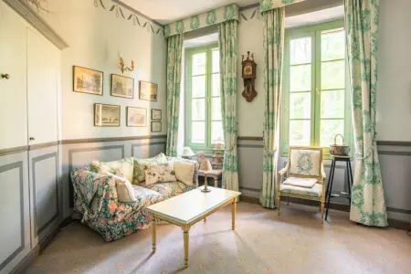 Au château près du Ventoux I, Studio au Château avec piscin eavec des spas et vue sur le mont Ventoux. - Photo 3