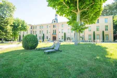 Au château près du Ventoux I, Studio au Château avec piscin eavec des spas et vue sur le mont Ventoux. - Photo 6