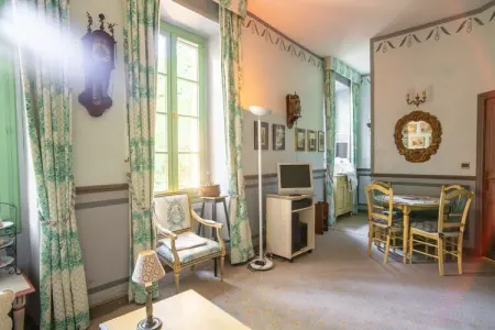 Au château près du Ventoux I, Studio au Château avec piscin eavec des spas et vue sur le mont Ventoux. - Photo 10