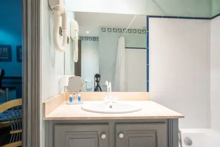 Au château près du Ventoux I, Studio au Château avec piscin eavec des spas et vue sur le mont Ventoux. - Photo 20