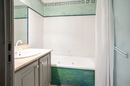 Au château près du Ventoux I, Studio au Château avec piscin eavec des spas et vue sur le mont Ventoux. - Photo 21